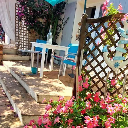 Des Delices Bed & Breakfast *